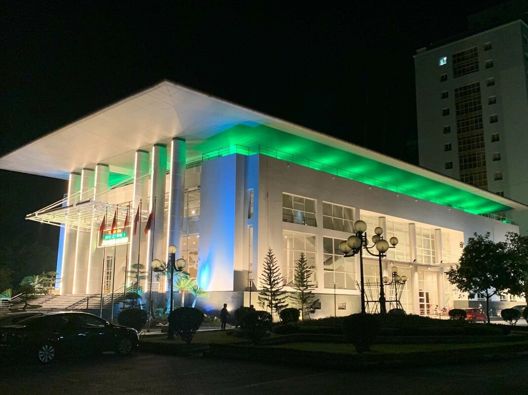 SquareLED Storm 5 lights up Provincial People's Committee in Quang Ninh | Vietnam